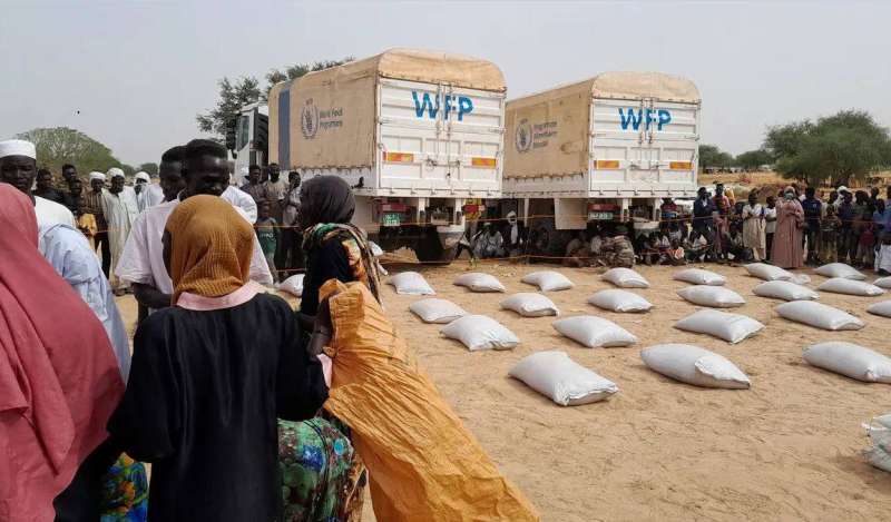  برنامج الأغذية العالمي يوقف المساعدات لنحو 800 ألف شخص في السودان