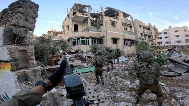 جيش الاحتلال الإسرائيلي يعلن مقتل 10 ضباط وجنود في معارك جنوب قطاع غزة