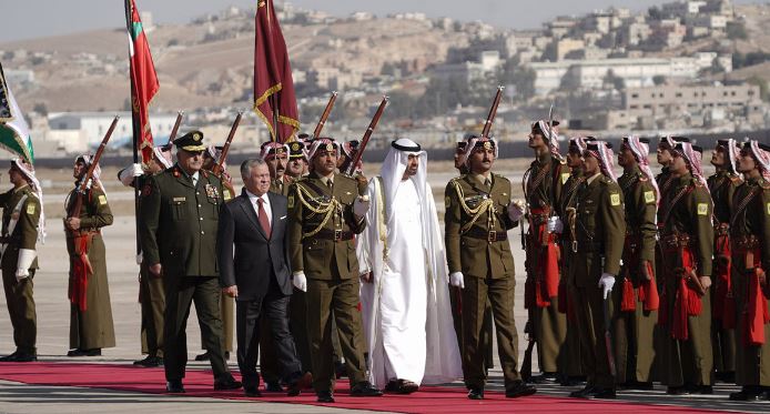 العاهل الأردني وولي عهد أبو ظبي يبحثان آفاق التعاون والعمل المشترك 
