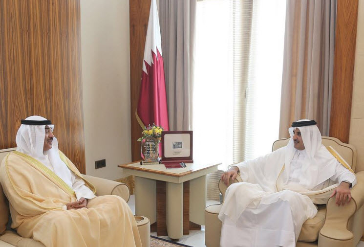 أمير قطر يبحث مع الشيخ صباح الخالد تطورات الأزمة الخليجية 