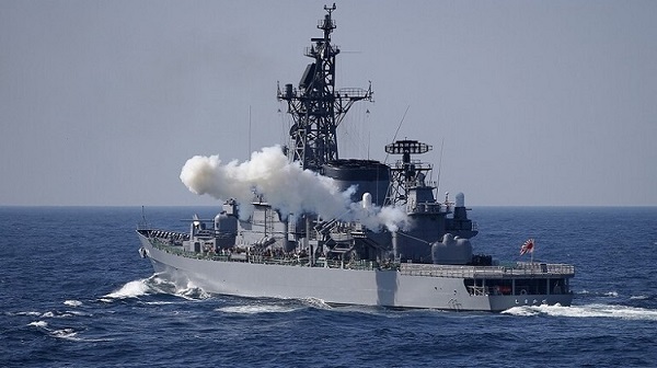 سفينة حربية يابانية تبحر إلى خليج عمان لحماية السفن التجارية
