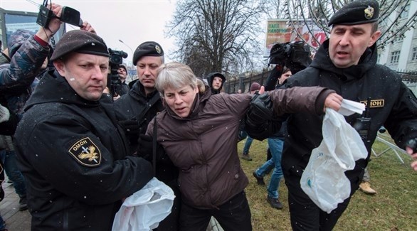 روسيا البيضاء تعتقل المئات في محاولة لإخماد احتجاجات