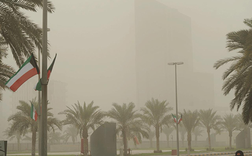 الارصاد الكويتية: تأثر شمال البلاد بسحب ركامية نتج عنها رياح مثيرة للغبار 