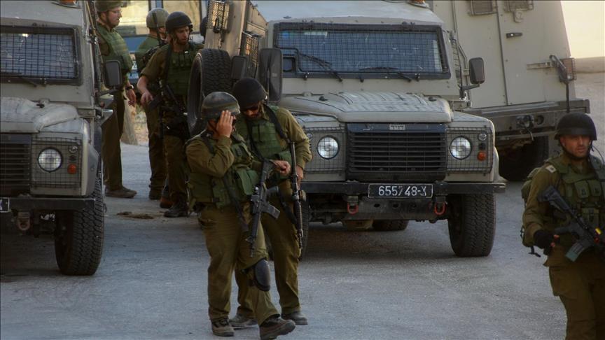 إصابة ضابط وجنديين إسرائيليين في اشتباكات مع فلسطينيين شمالي القدس