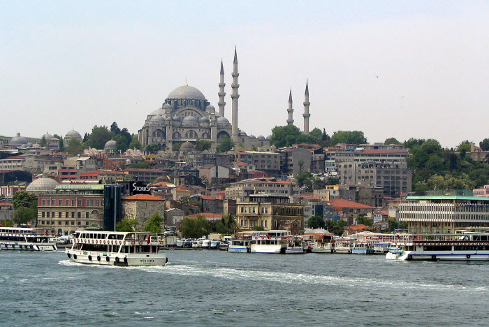  المساجد في تركيا تزداد تألقاً خلال شهر رمضان 