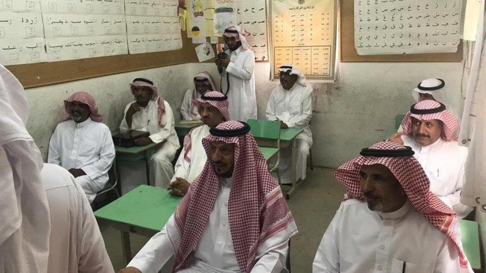 مدرسة سعودية تعيد طلابها لمقاعد الدراسة بعد 50 عاماً!