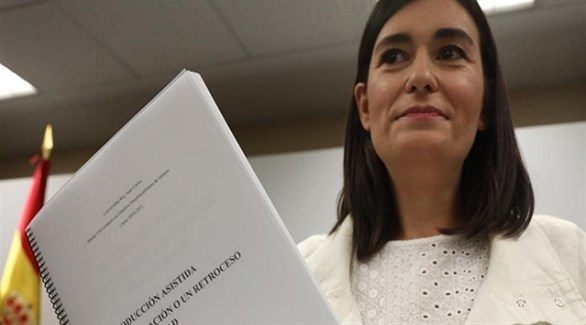 إسبانيا: استقالة وزيرة الصحة بعد كشف تلاعبها بشهادة جامعية