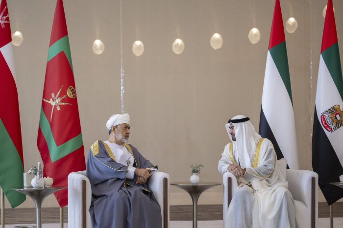  سلطان عمان في زيارة دولة إلى الإمارات