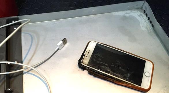 بالصور: احتراق آي فون 6 خلال رحلة طيران