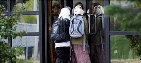 ألمانيا: دعوة لحظر الحجاب في المدارس ورياض الأطفال