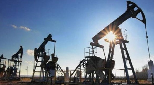 النفط يسجل أعلى مستوى في أسبوعين بعد تعافي أسواق الأسهم والتوتر في الشرق الأوسط