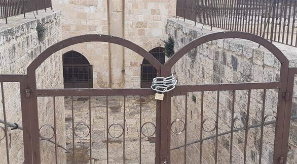 القدس: الاحتلال الإسرائيلي يغلق إحدى بوابات الأقصى بالسلاسل الحديدية