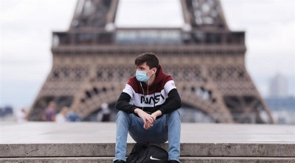 فرنسا: أطباء يطالبون بإلزامية وضع الكمامة في الأماكن العامة المغلقة