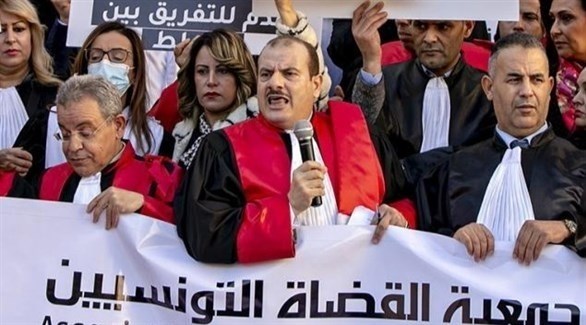 تونس: إعفاء 57 قاضياً من مناصبهم