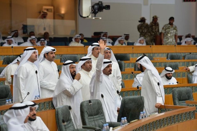    مجلس الأمة يزكي أعضاء لجنة "الموارد البشرية" البرلمانية المؤقتة