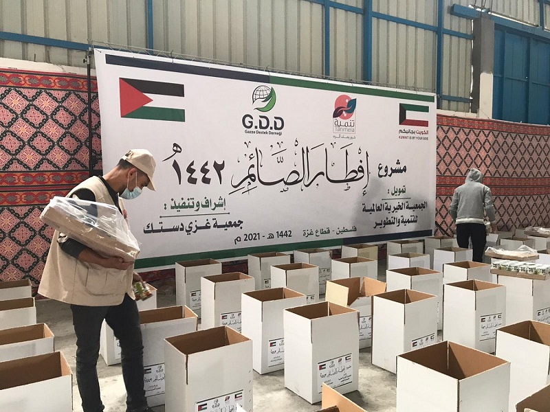 "قاطرة" المساعدات الإنسانية الكويتية تواصل مسيرتها في الشهر الفضيل