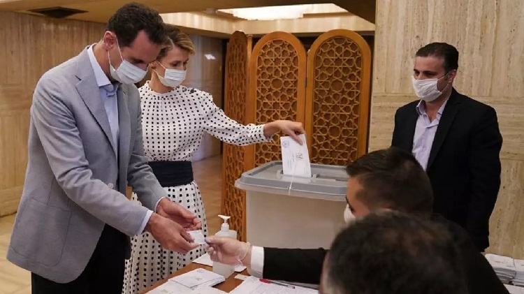 الأسد يتقدم رسميا بطلب ترشح لخوض انتخابات الرئاسة السورية المقبلة