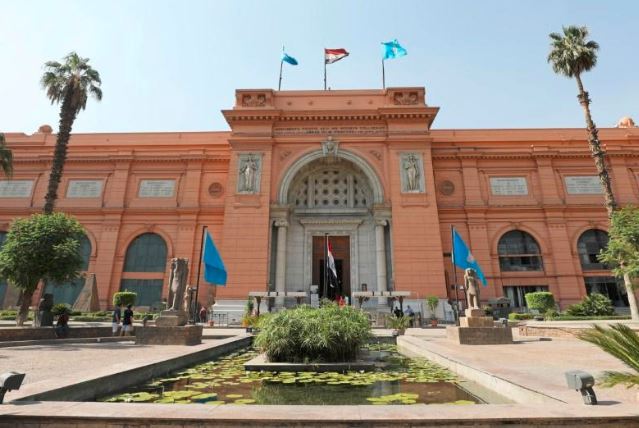 مصر تحتفي بمتحفها القديم قبل أن يخطف المتحف الكبير الأضواء