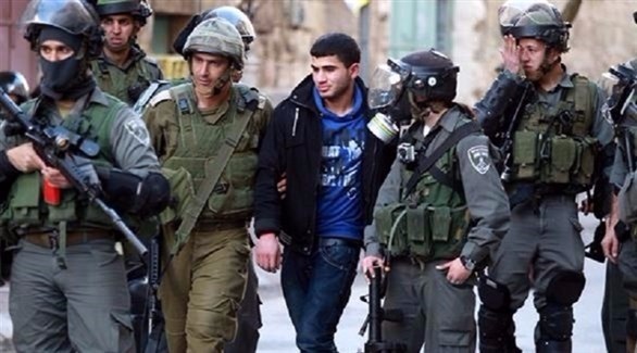 قوات إسرائيلية تعتقل 10 فلسطينيين من الضفة