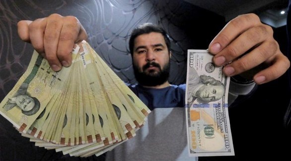 إيران: انهيار تاريخي للريال بـ 128 ألفا للدولار الواحد