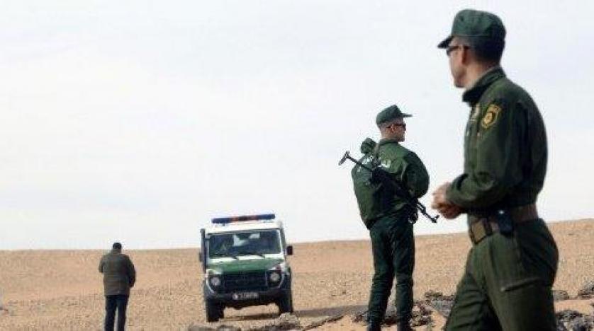 الجيش الجزائري يعتقل 5 أشخاص من شبكات "ارهابية" لتجنيد الشباب 