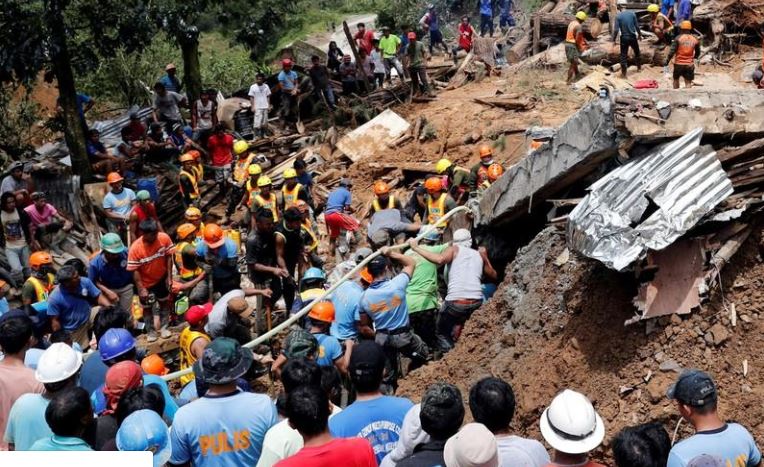 تضاؤل آمال العثور على ناجين بين ضحايا إعصار مانكوت في الفلبين