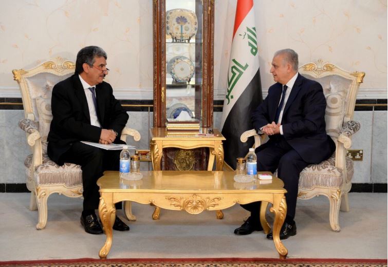 وزير الخارجية العراقي يشيد بمواقف دولة الكويت الداعمة لبلاده 