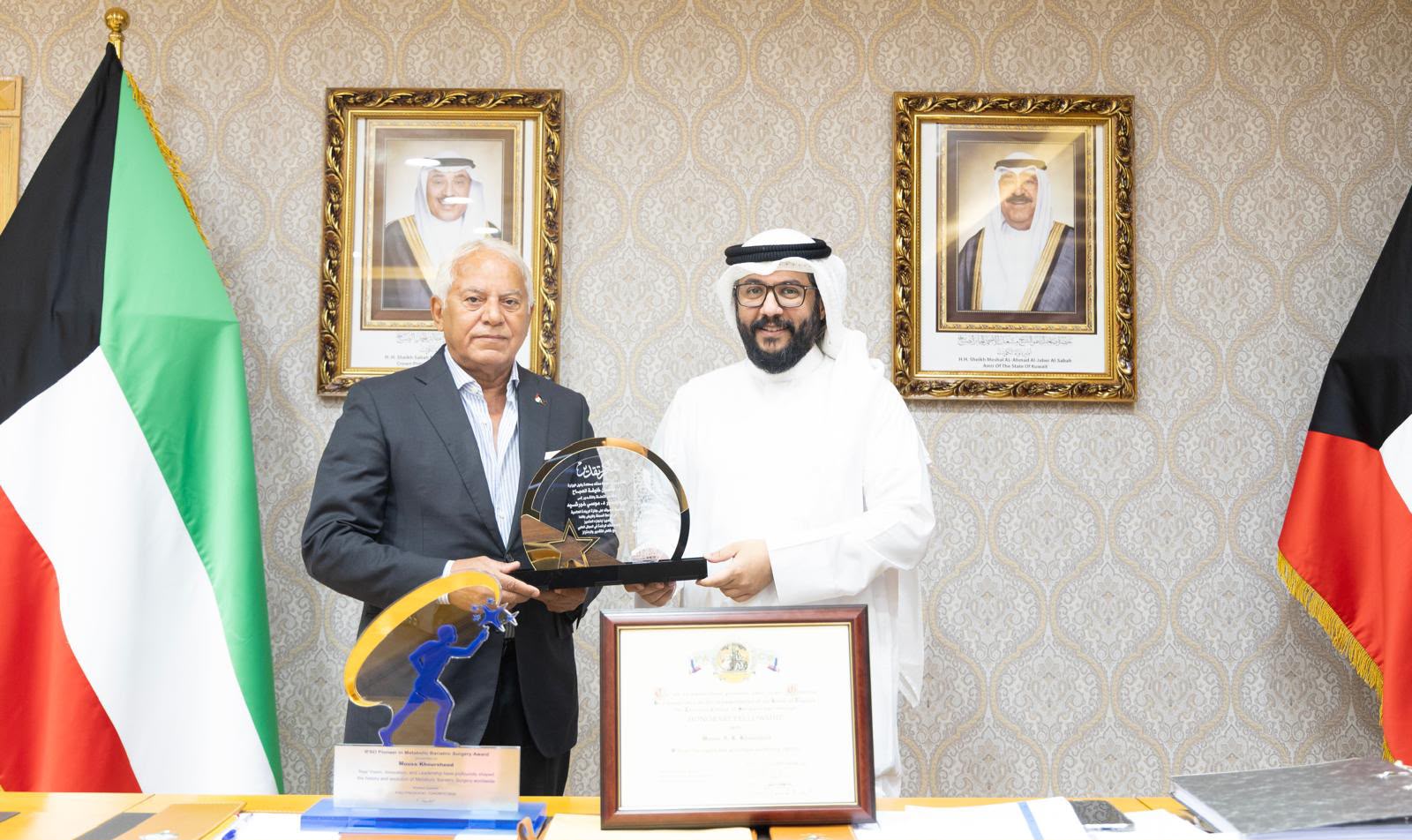 وكيل الصحة يكرم البروفيسور موسى خورشيد الحائز جائزة الريادة العالمية بجراحة السمنة