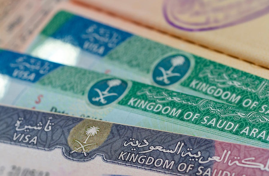 السعودية: تأشيرة السياحة لا تتيح لحامليها أداء فريضة الحج