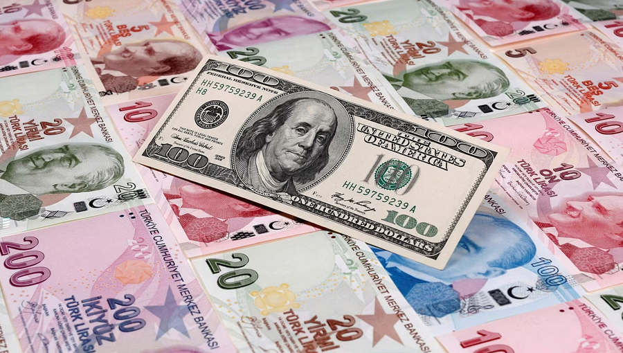 تداول الليرة التركية بالقرب من مستوى قياسي منخفض مقابل الدولار
