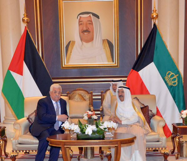 رئيس دولة فلسطين يصل البلاد في زيارة رسمية 