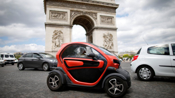 منع سير سيارات البنزين في باريس حتى 2030