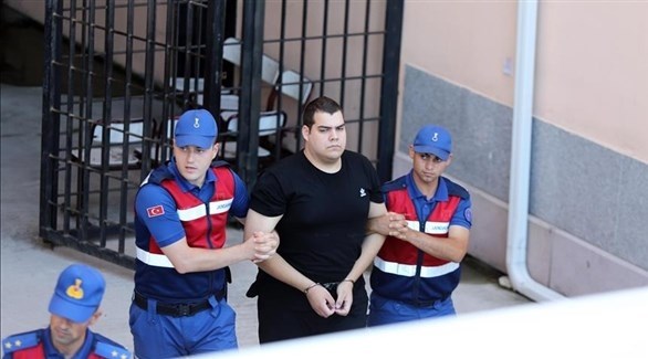 محكمة تركية تقضي باستمرار حبس جنديين يونانيين