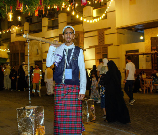  فعاليات «رمضان» في «جدة التاريخية» تنعش ذاكرة الزوار بالمهن التقليدية القديمة