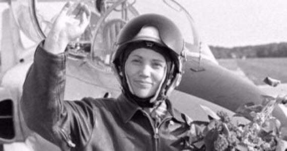 وفاة "بوبوفيتش".. أول طيار امرأة تكسر حاجز الصوت