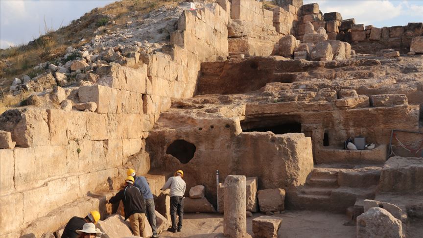 العثور على «ختم آشوري» عمره 3 آلاف عام  في دياربكر» التركية 