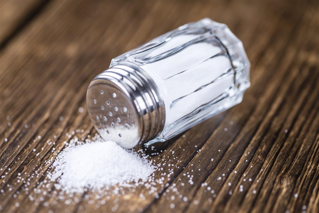 تناول الملح بإفراط  يسرع في الإصابة بـ «الخرف»
