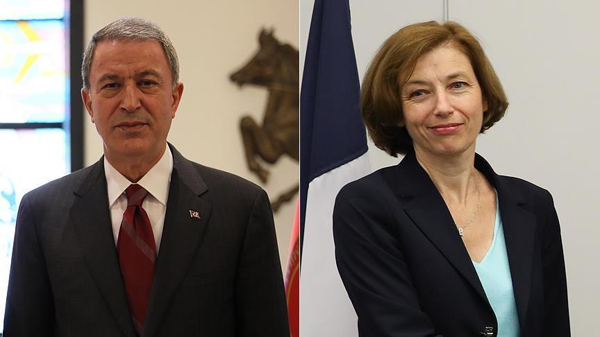 وزيرا الدفاع التركي والفرنسي يبحثان مكافحة الإرهاب في ليبيا وسوريا