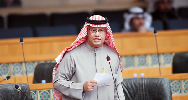 الحريص يسأل الحجرف عن خطة وزارة المالية لتطوير مجمع الوزارات