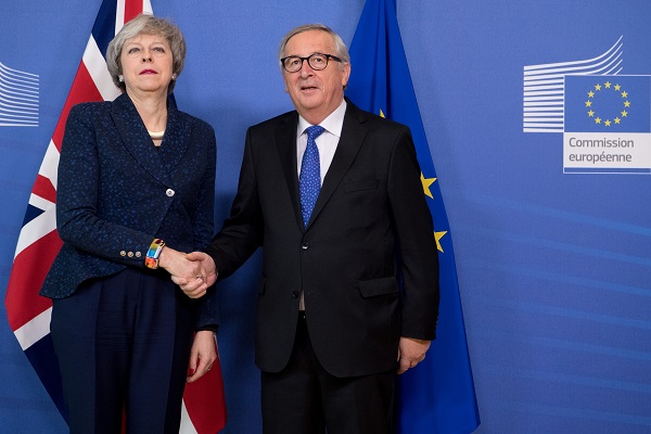الاتحاد الأوروبي وبريطانيا يعقدان محادثات "بناءة" حول "بريكسيت"