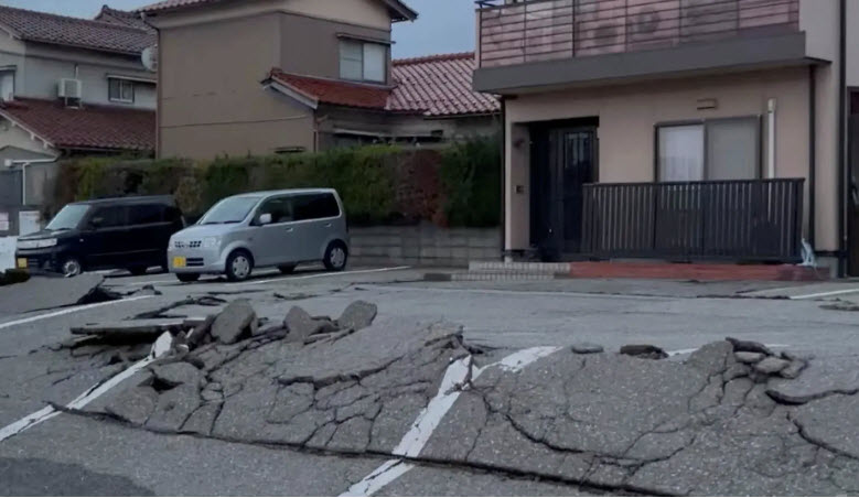  زلزال اليابان يحرك الأرض 1.3 متراً إلى الغرب!
