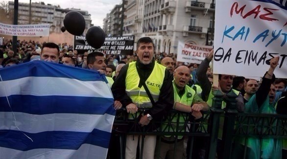 اليونان: إضراب عام احتجاجاً على الاقتطاعات من الميزانية