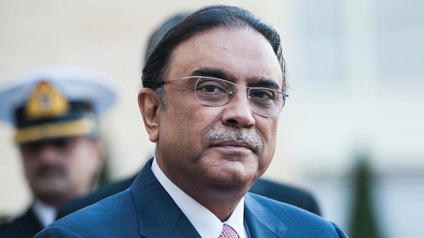 الرئيس الباكستاني السابق  "زرداري " يمثل أمام القضاء بتهم فساد