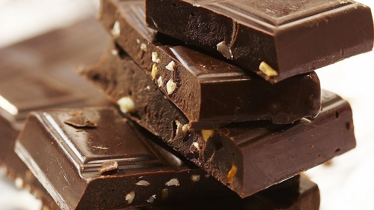 10 فوائد مدهشة للشوكولاتة على البشرة