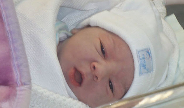 مستشفى تركي يحتجز مولودا ويطالب أهله بـ 134ألف دولار