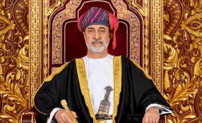 سلطان عمان يصدر مرسومين بتعيين رئيساً للأركان وقائدين جديدين لسلاحي الجو والبحرية