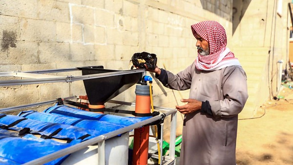    غزة.. استخراج "غاز الطهي" من بقايا الطعام وروث الحيوانات 