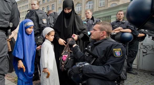 حزب ميركل: المسلمون وليس الإسلام جزء من ألمانيا