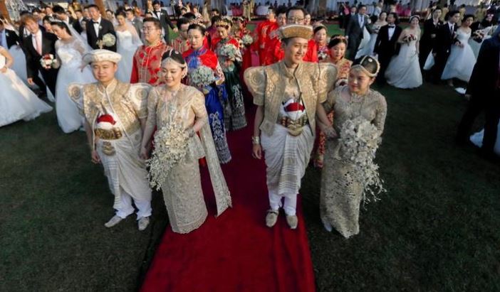 حفل زفاف جماعي لخمسين من الأزواج الصينيين في سريلانكا