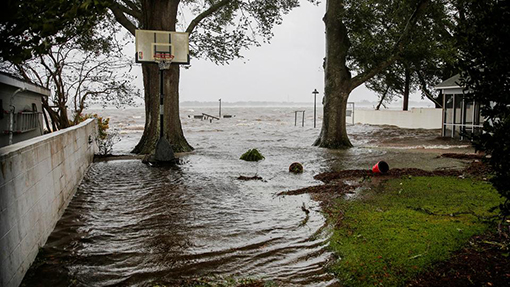 إعلان حالة الكوارث بولاية كارولينا الشمالية بسبب الاعصار "فلورنس" 